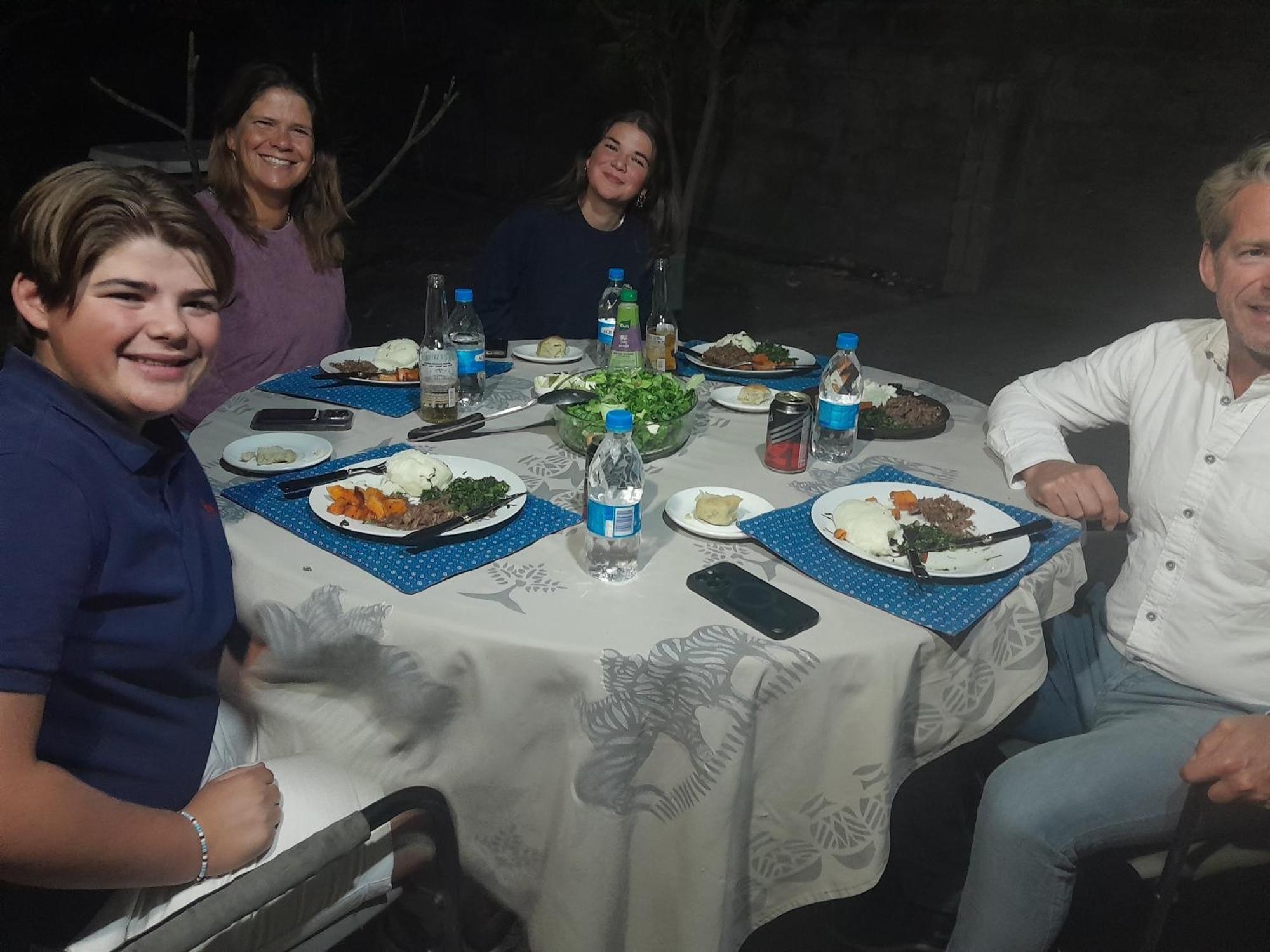 Golentle Home Stay Maun Bagian luar foto