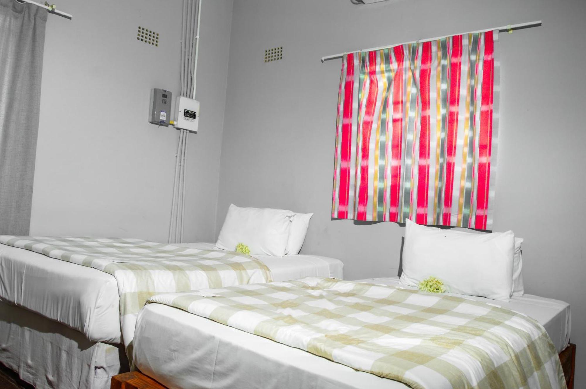 Golentle Home Stay Maun Bagian luar foto