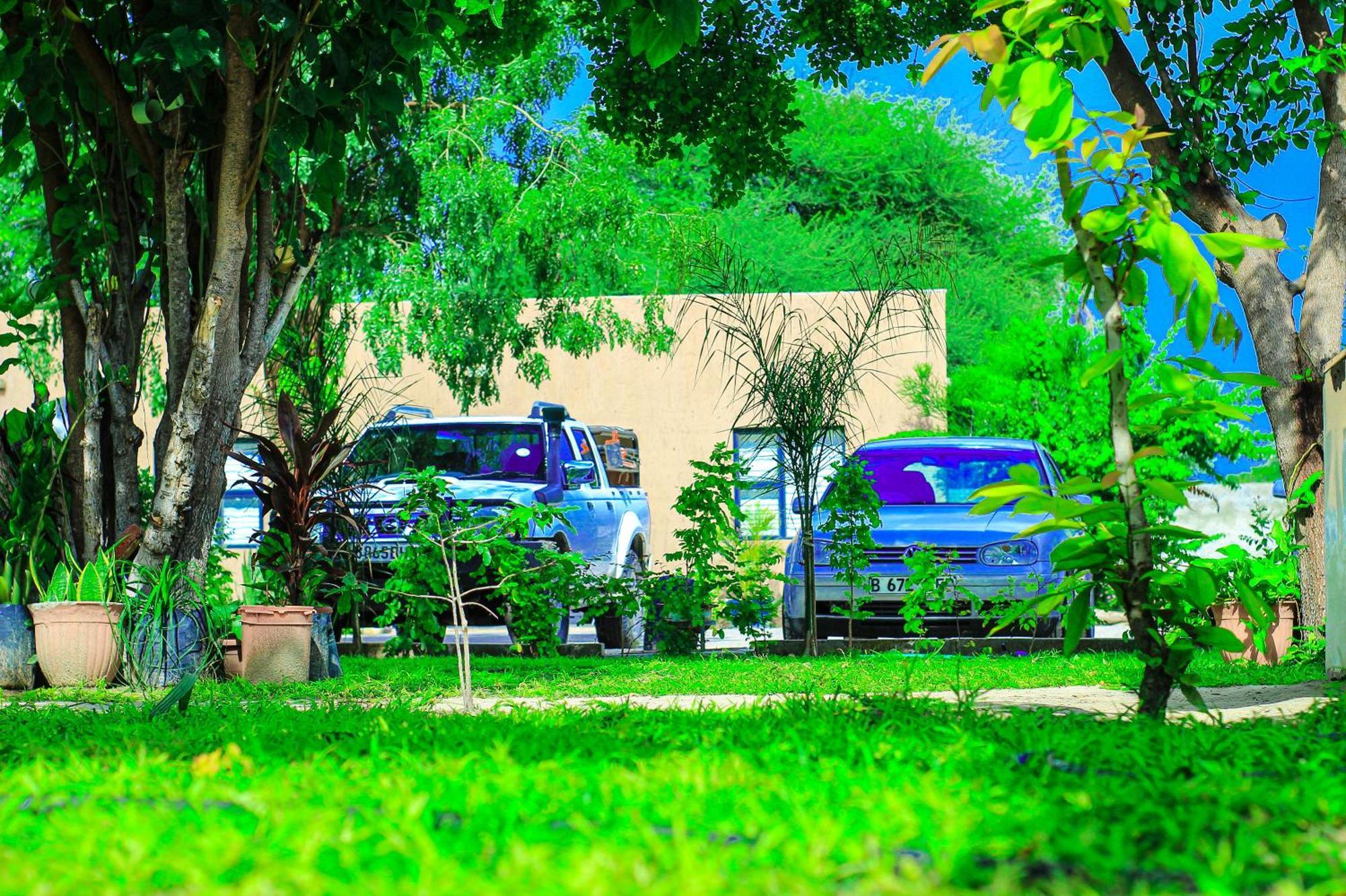 Golentle Home Stay Maun Bagian luar foto
