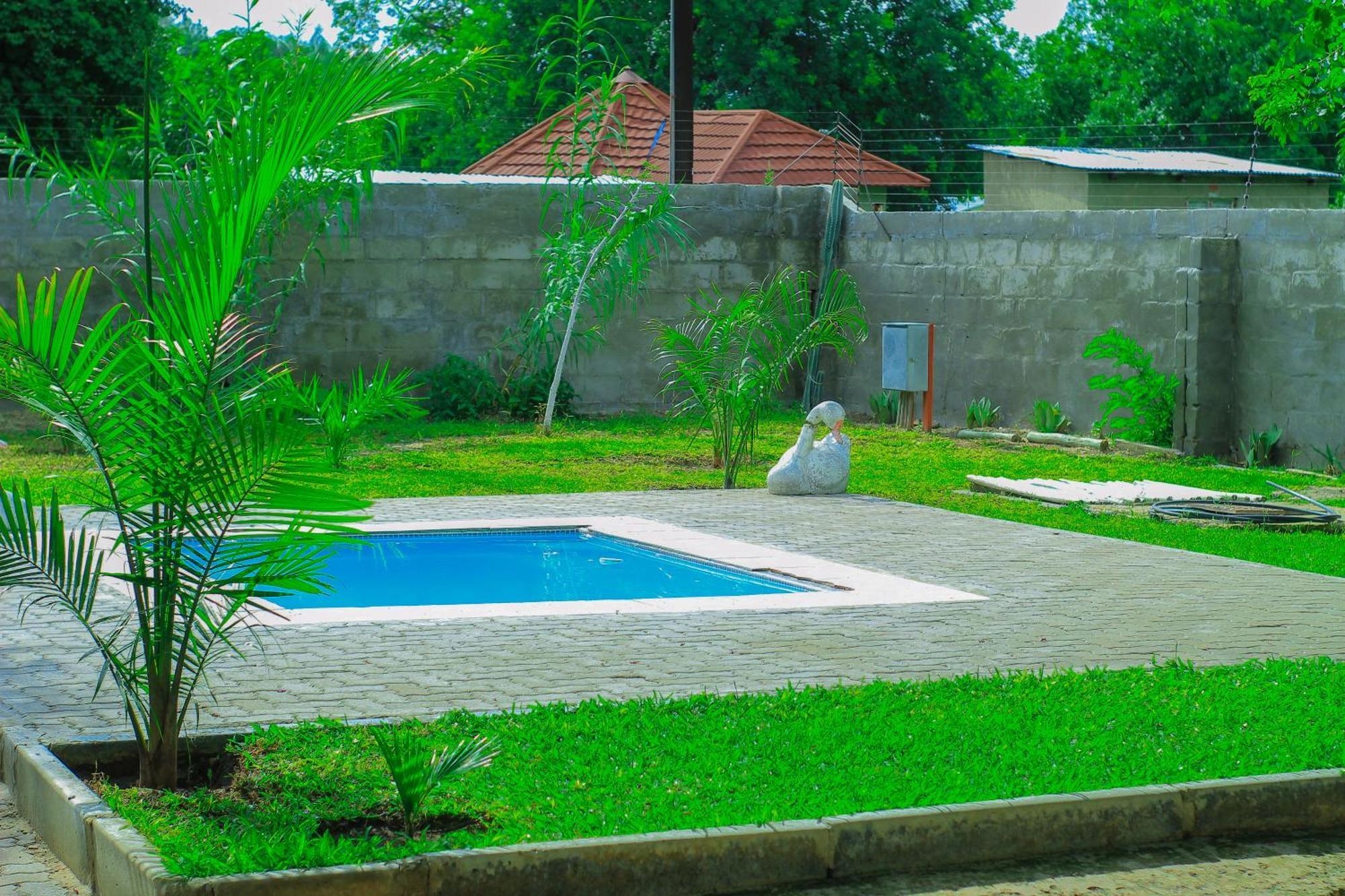 Golentle Home Stay Maun Bagian luar foto