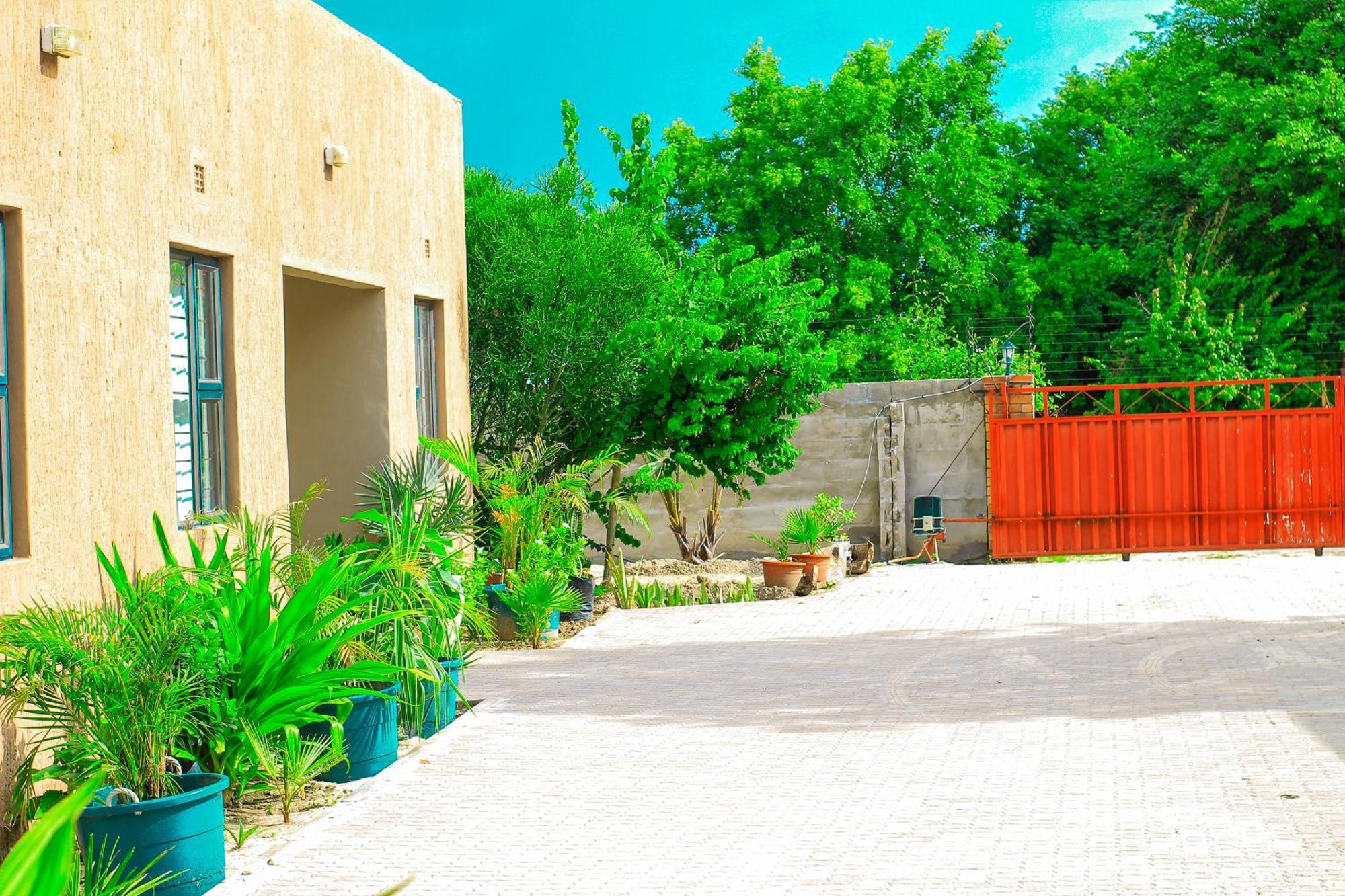 Golentle Home Stay Maun Bagian luar foto