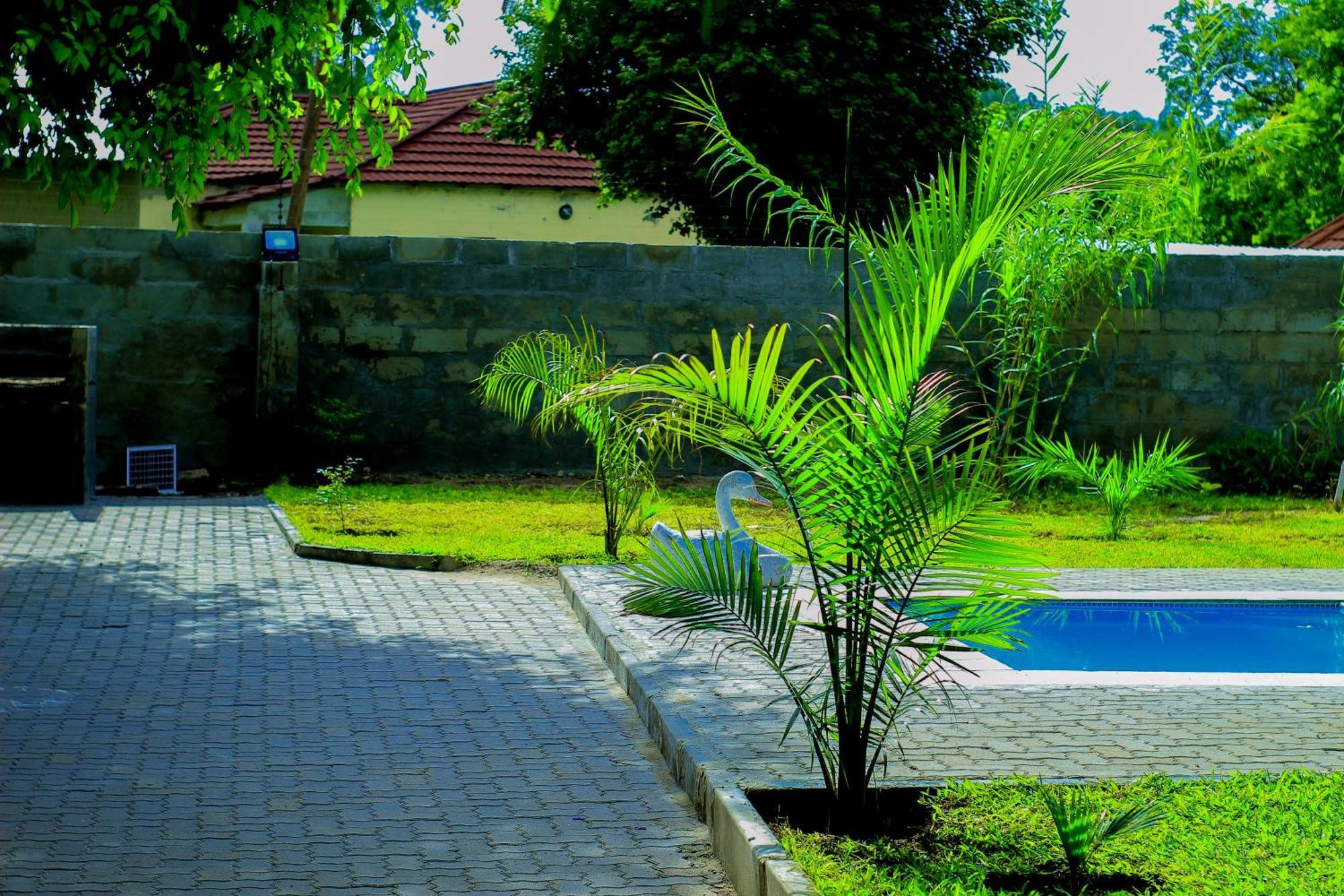 Golentle Home Stay Maun Bagian luar foto